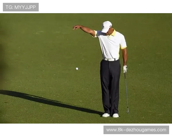 【高尔夫联赛·人物·特写》伍迪-奥斯汀总统杯水中狼狈救球,不影响其后续为球队贡献关键分