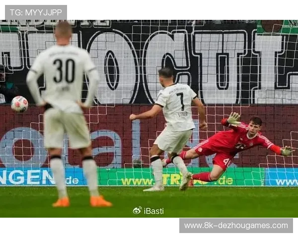 拜仁小将卡尔与奥利塞的默契配合成为比赛亮点