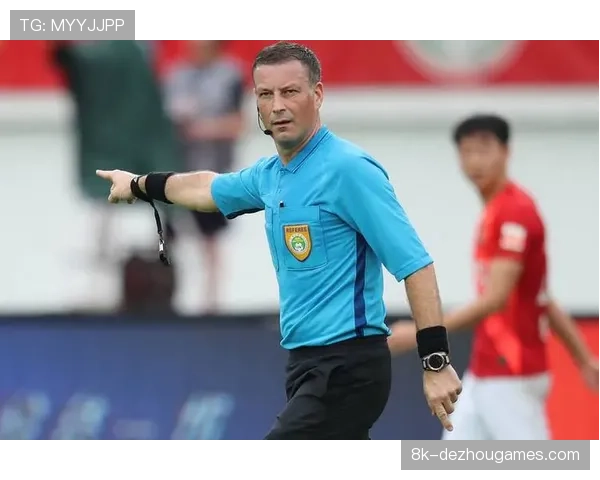 欧冠淘汰赛阶段的VAR判罚一致性引发多国裁判组织讨论